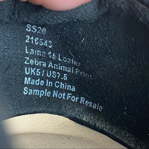 Clarks Laina Zebra Print Black Suede Loafer Flat Pointed Sample shoe size 7.5 - Picture 3 of 13